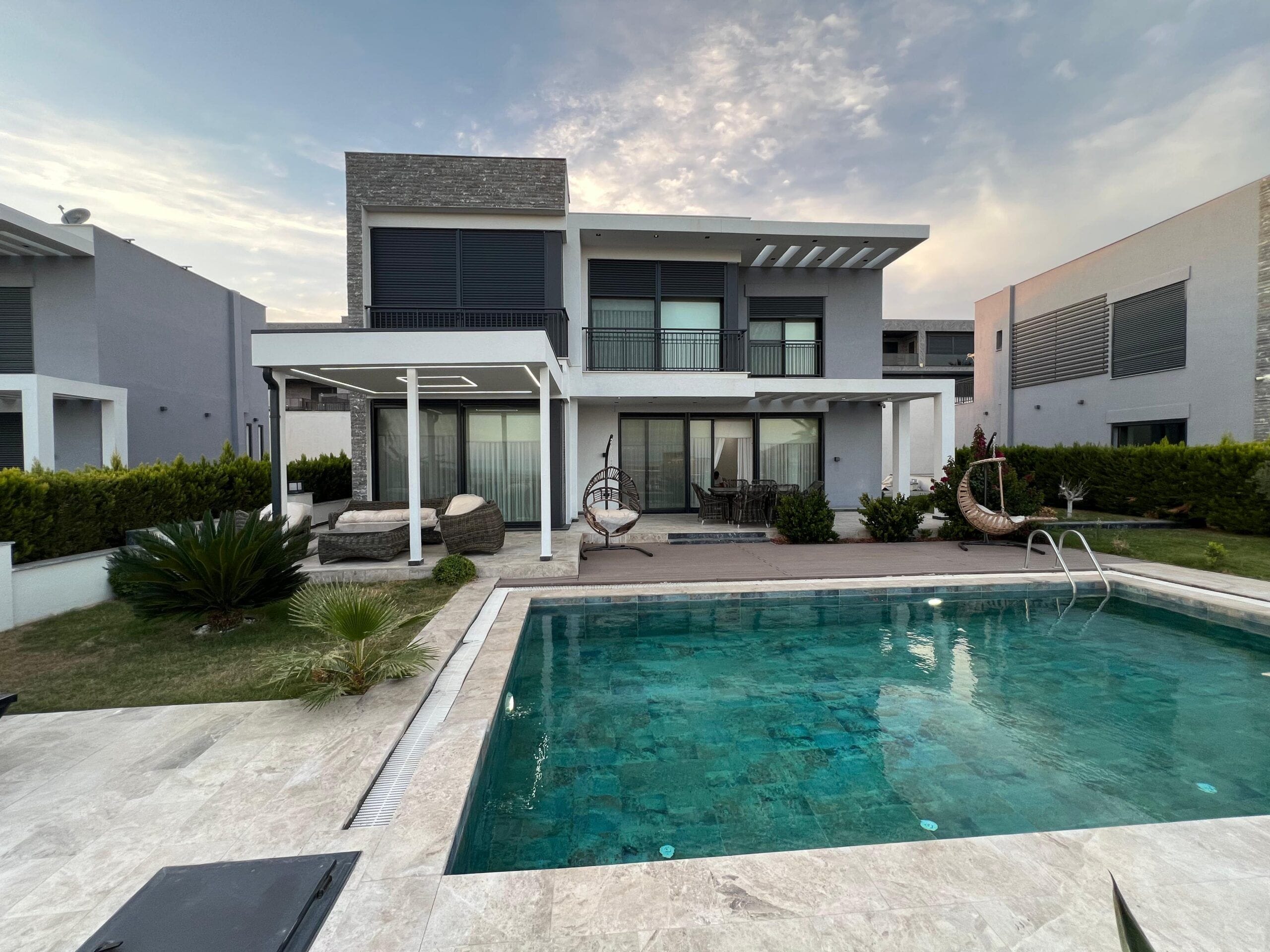 Didim Luxury 4+1 Villa, on 500 m2 Plot